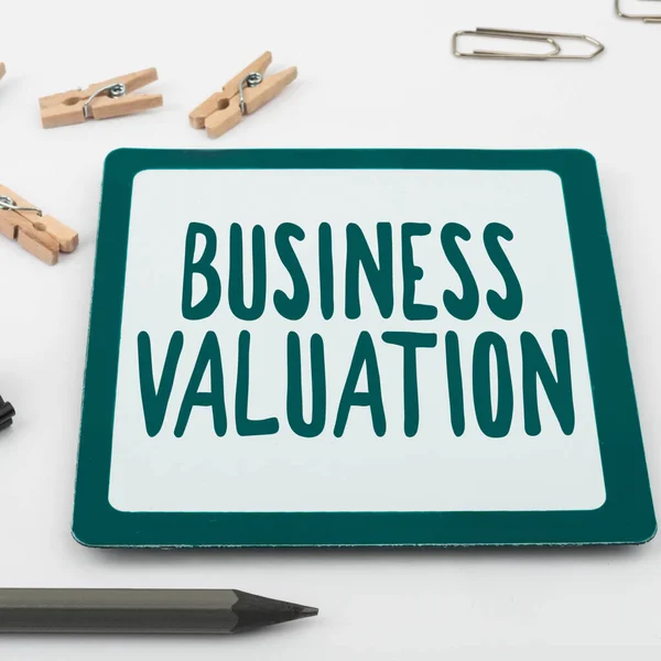 Logga Som Visar Business Valuation Business Showcase Som Bestämmer Det — Stockfoto
