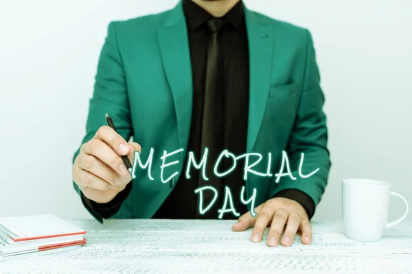 Sign Displaying Memorial Day Business Idea Honor Remembering Those Who — Stock Photo, Image