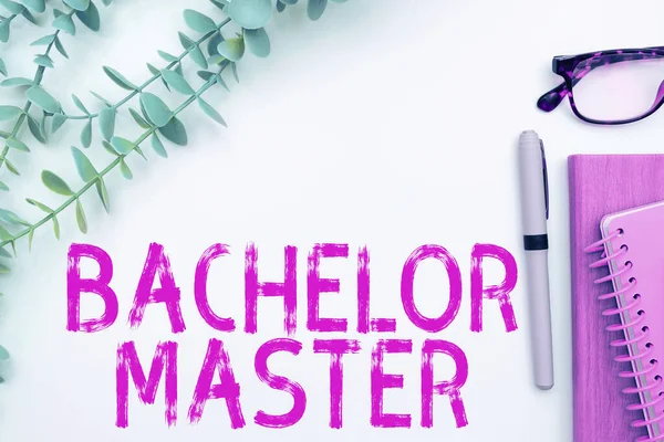 Signo Texto Que Muestra Bachelor Master Idea Negocio Grado Avanzado — Foto de Stock