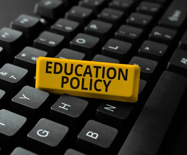 显示教育政策的文字标志 涉及教学方法的概念摄影研究领域 — 图库照片