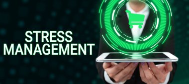 Stres Yönetimini sunan metin başlığı, Konsept, stresi azaltan davranış ve düşünce biçimlerini öğrenme anlamına gelir