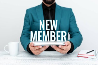 İlham verici Yeni Üye 'yi gösteren metin, Yeni Çocuk Doğumu şirketine ya da ekibine çalışan alınması anlamına geliyor.