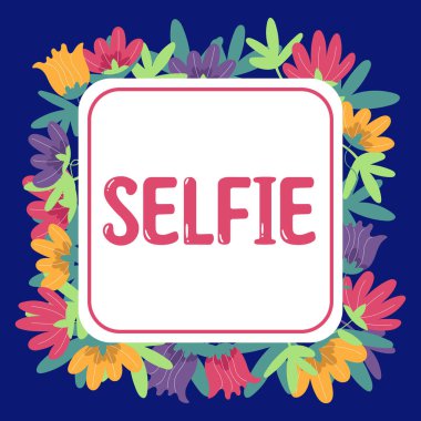 İlham veren Selfie 'yi gösteren metin, kavramsal fotoğraf, kişinin akıllı telefonuyla çektiği fotoğraf.