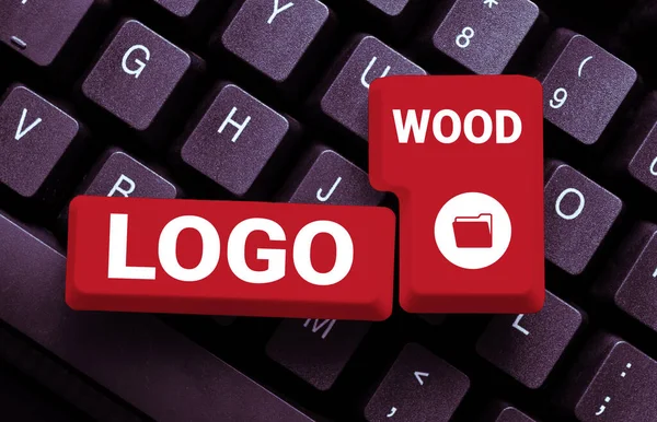 Logo Tahtasını Tanınabilir Tasarım Sözcüğünü Tahtaya Kazınmış Bir Şirketin Sembolünü — Stok fotoğraf