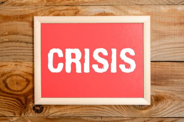 Krizi gösteren metin işareti, zor veya önemli kararların alınması gerektiğinde zamanında yazılmış sözcük
