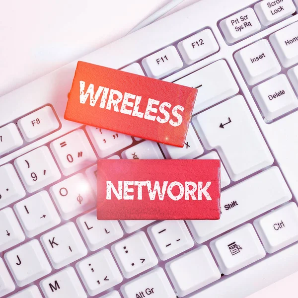 手書きテキストワイヤレスネットワーク ワイヤレスデータ接続を使用するビジネスコンセプトコンピュータネットワーク — ストック写真