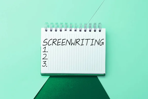 Escrevendo Exibindo Texto Screenwriting Palavra Para Arte Ofício Escrever Scripts — Fotografia de Stock