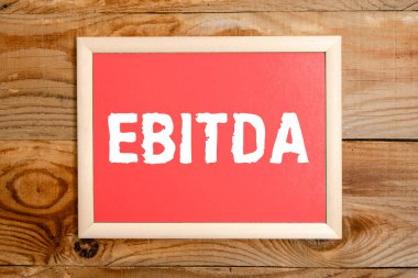 Kavramsal görüntü Ebitda, Şirket performansını değerlendirmek için vergiler ölçülmeden önce kazanç kavramı