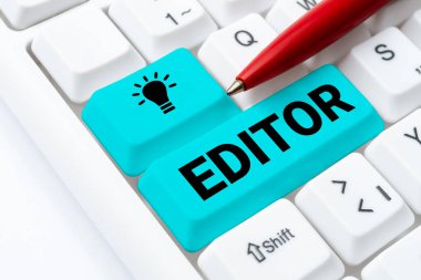 Bir metnin son içeriğini belirleyen ve ondan sorumlu olan kavramsal ekran editörü, iş konsepti çalışanı