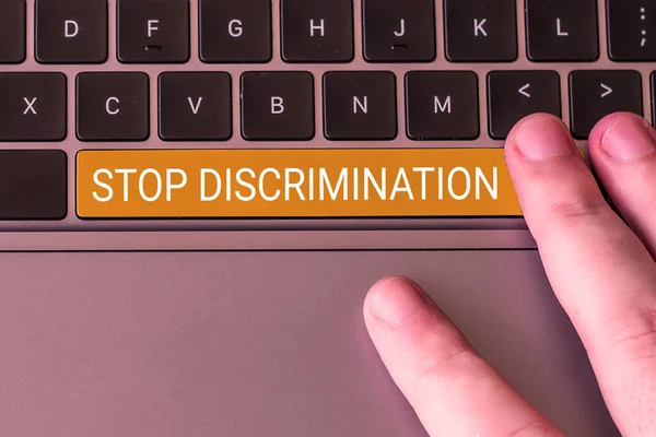 Texto Que Mostra Inspiração Stop Discrimination Word Escrito Prevenir Escavação — Fotografia de Stock