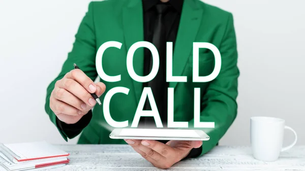 Cold Call Concept Gösteren Imza Mal Veya Hizmet Satmaya Çalışan — Stok fotoğraf