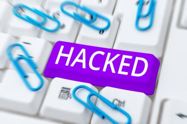 El yazısı işareti hacklendi, iş konsepti sistemdeki veya bilgisayar suçlarındaki verilere yetkisiz erişim kazandı