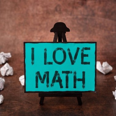 Matematiği ve iş konseptini çok sevdiğim kavramsal gösterim Matematik numarası ineği kişi