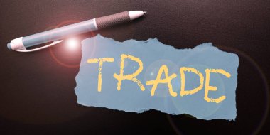 Denizaşırı hava ticaretinin alım satım ve satımına ilişkin Ticari, Kavramsal fotoğraf eylemini gösteren imzalar