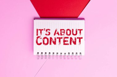 Kavramsal başlık It 's about Content, Business idea Kritik web sitesi kullanışlı bilgilendirici izleyiciler