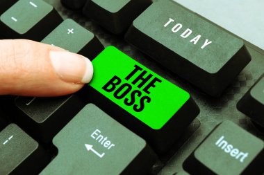 Kuruluşta kontrol ve otorite sahibi bir kişi üzerinde 