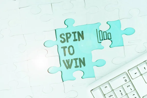 テキストを表示するスピンを勝つために書く Wordはあなたの運を試してみてくださいフォーチュンカジノギャンブル宝くじゲームリスク — ストック写真