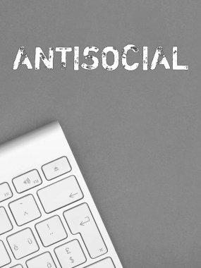 El yazısı imzası Antisosyal, Düşmanlık üzerine yazılan Sözcük ya da organize topluma zarar veren sapkınlıklar