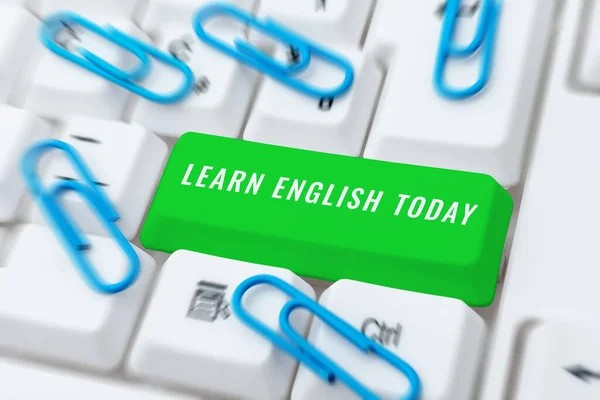 Sign Displaying Learn English Today Business Overview Gain Acquire Knowledge — Photo