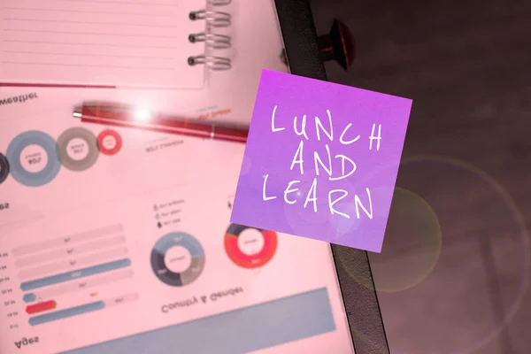 手写签名午餐与学习 互联网概念吃饭与学习动机教育学习饮食 — 图库照片