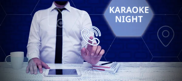 Ręczne Pisanie Znaku Karaoke Night Business Idea Rozrywka Śpiew Wzdłuż — Zdjęcie stockowe