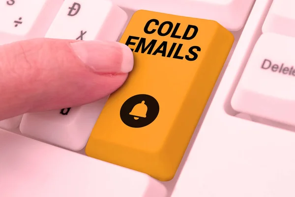 Εννοιολογική Λεζάντα Cold Emails Business Showcase Αυτόκλητο Μήνυμα Ηλεκτρονικού Ταχυδρομείου — Φωτογραφία Αρχείου