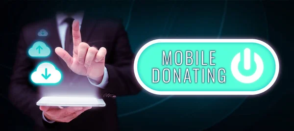 介绍移动捐赠 互联网概念的文字说明 通过个人设备向慈善机构或任何事业捐赠 — 图库照片