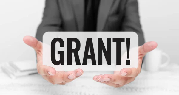 Υπογραφή Εμφάνισης Grant Επιχειρηματική Επισκόπηση Χρήματα Που Δίνονται Από Έναν — Φωτογραφία Αρχείου