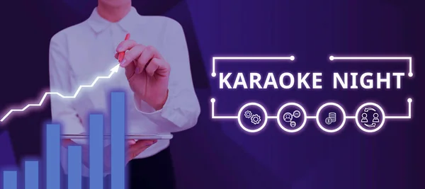 Концептуальний Підпис Karaoke Night Conceptual Photo Entertainment Співає Разом Інструментальною — стокове фото