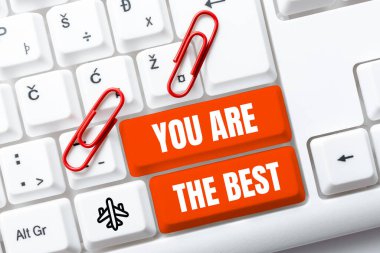 Herkesten daha iyi iş yapan birine müteşekkir olduğun bir metin yazıyorsun.