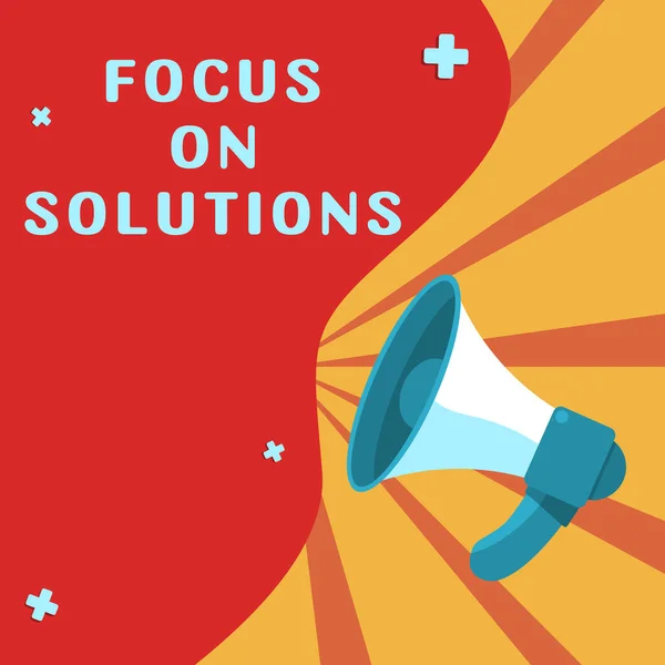 Podpis Koncepcyjny Focus Solutions Internet Concept Potężny Praktyczny Sposób Osiągnięcia — Zdjęcie stockowe