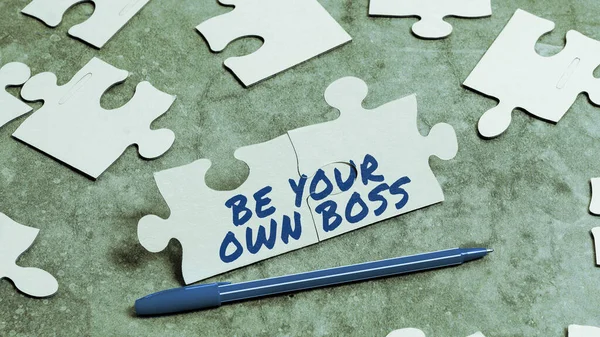 起業家精神のための言葉はあなた自身の上司になることを示すサイン起業家精神のための独立自営業 — ストック写真