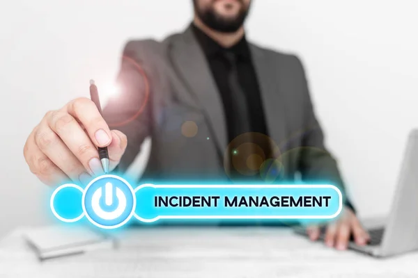 签署显示事件管理 业务概述过程以使服务回复到正常正确的危险 — 图库照片