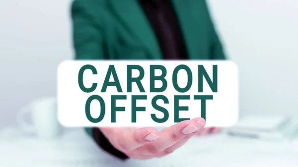 Hand Writing Sign Carbon Offset Business Showcase Μείωση Εκπομπών Διοξειδίου — Φωτογραφία Αρχείου