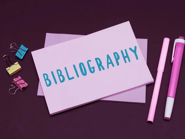그래피 Bibliography 콘셉트 Concept 마침표 저자와 관련된 목록을 — 스톡 사진