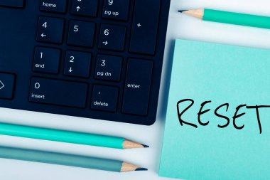 Metin işareti sıfırlama, iş konsepti aygıtın fabrika kipine dönmesine neden olur Tekrar sıfır başlangıç noktası ayarla