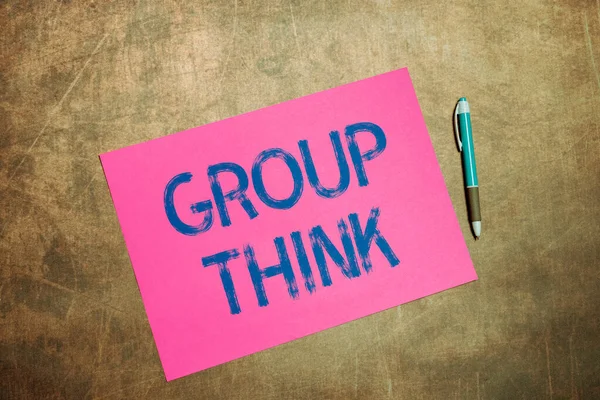 Exibição Conceitual Group Think Word Escrito Reunir Formal Informalmente Para — Fotografia de Stock