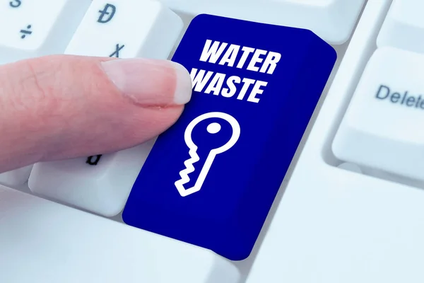 産業プロセスの一部として使用されている水道廃棄物 事業アプローチ液体を示す文字記号 — ストック写真