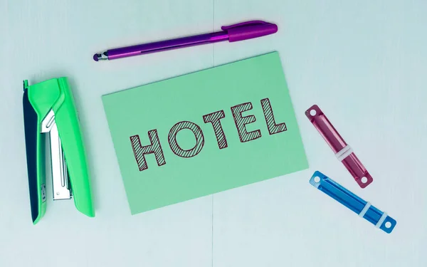 Konceptuell Bildtext Hotel Ord För Etablering Som Erbjuder Inkvartering Måltider — Stockfoto