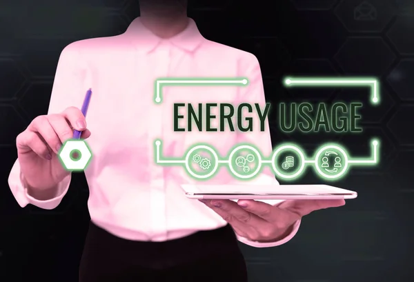 エネルギー使用量 インターネットの概念を示すテキストキャプションプロセスまたはシステムで消費または使用されるエネルギーの量 — ストック写真