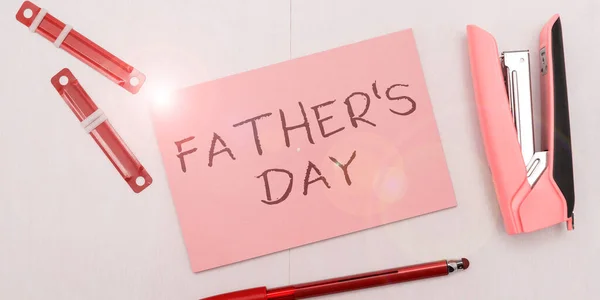 Text Showing Inspiration Fathers Day Business Overview Day Year Fathers — Stock Photo, Image