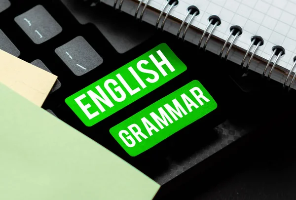 Tekst Pokazujący Inspirację Gramatyka Języka Angielskiego Słowo Kursy Obejmują Wszystkie — Zdjęcie stockowe