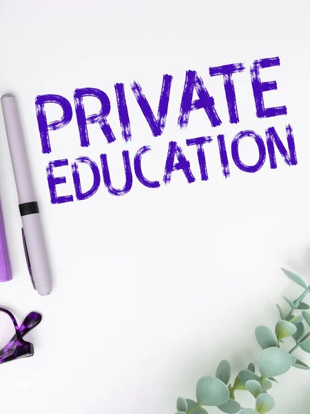 私人教育 属于特定个人或群体的商业概念 — 图库照片