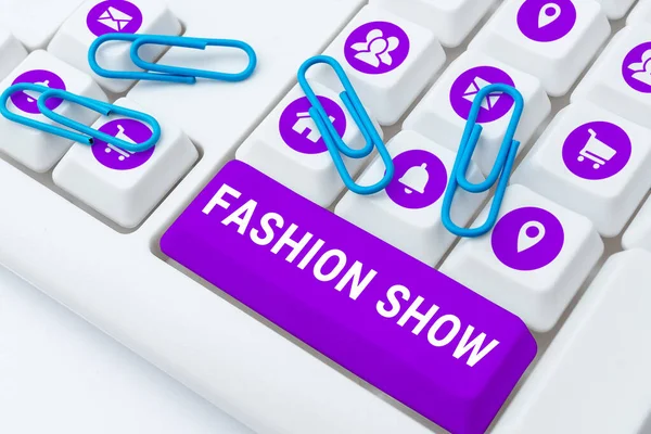 Texto Título Presentando Fashion Show Palabra Para Exibición Que Implica —  Fotos de Stock