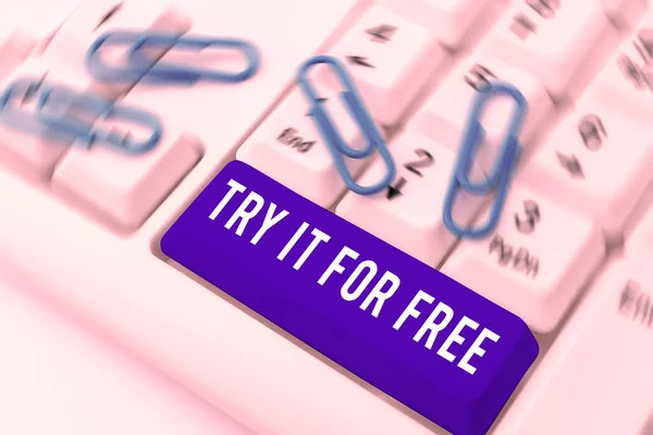 Концептуальный Дисплей Try Free Word Trial Any Cost Offer Promotion — стоковое фото