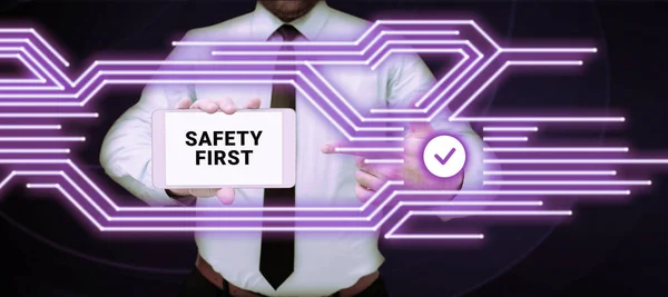 Szöveg Jel Mutatja Biztonság Első Koncepció Jelentése Kerülje Szükségtelen Kockázatot — Stock Fotó