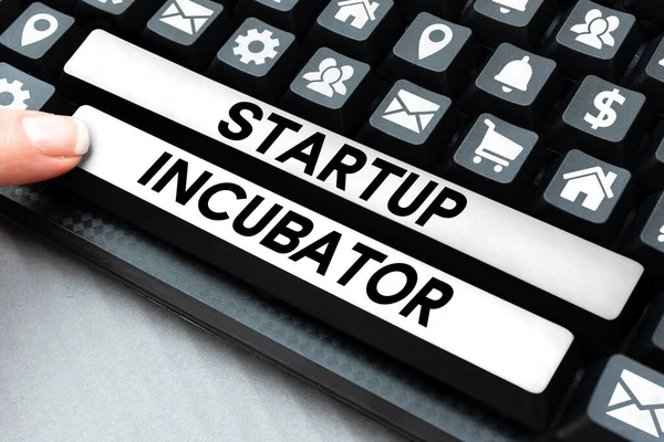 Tekst Bijschrift Presenteren Startup Incubator Business Concept Concept Dat Kan — Stockfoto