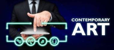 Günümüzde modern sanatın, gelişmekte olan dünyadan etkilenen canlı sanatçılar tarafından yapılan metin gösterimi, iş yaklaşımı