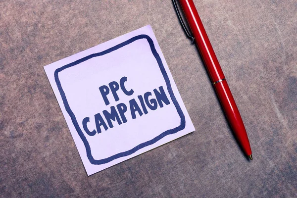 Ppcキャンペーンを示すテキストサイン ビジネスアイデアは 彼らの製品やサービスを促進するためにPpcを使用します — ストック写真