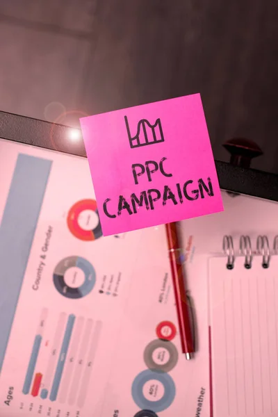 Ppcキャンペーンの表示に署名 ビジネス概要は 彼らの製品やサービスを促進するためにPpcを使用 — ストック写真